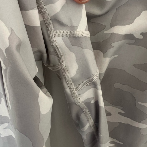 Athleta Elation Camo 7/8 Tight Leggings, Color: Taupe Camo, Plus Size 1X - Picture 5 of 9